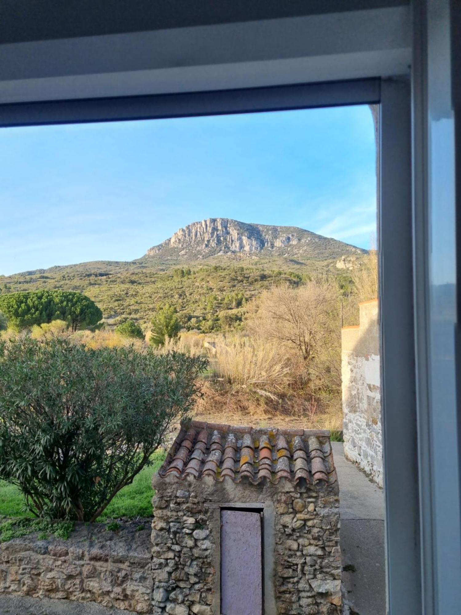 Gite Rue Tranquille Padern Exterior foto