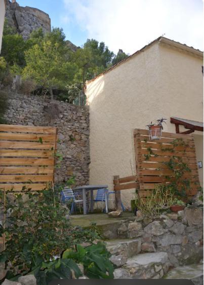 Gite Rue Tranquille Padern Exterior foto